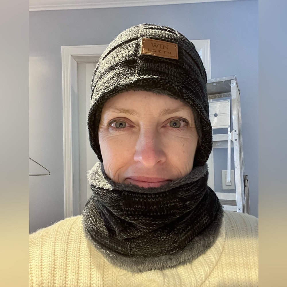 New super soft tuque and neck warmer set